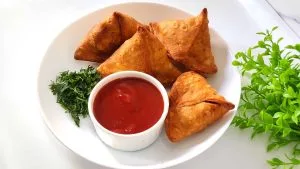samosa street food in nepal