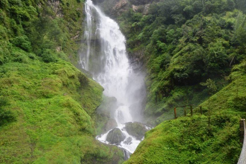 Pokali Waterfall