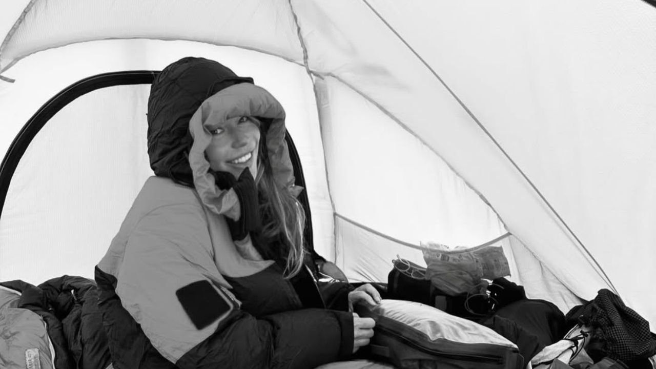 Russian Woman Becomes First to Summit Everest Without Oxygen on First Attempt