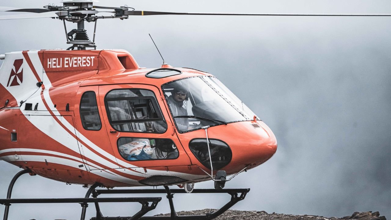 Heli Everest