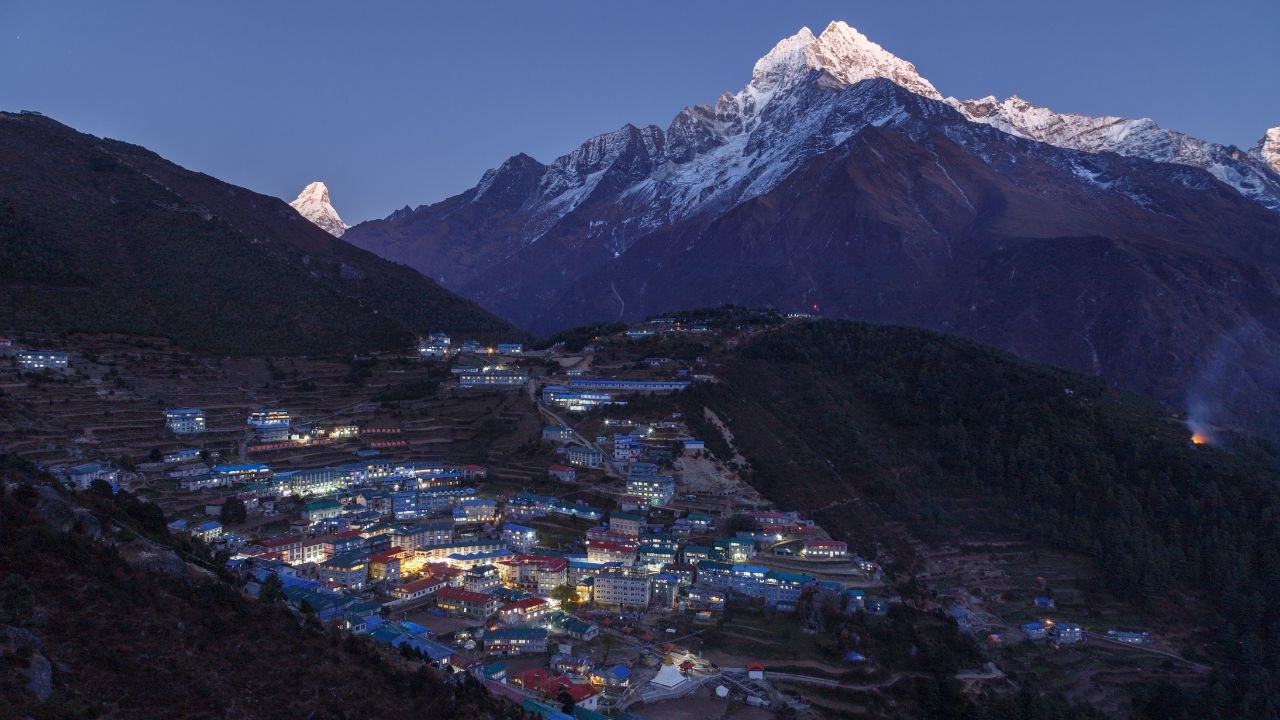 namche bazaar everest trek morning