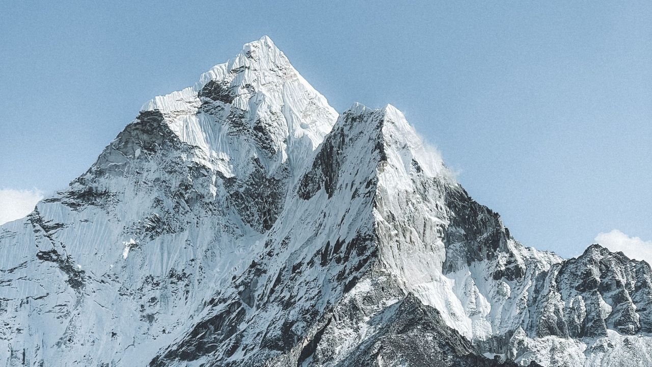Trekking Peaks vs Expedition Peaks in Nepal
