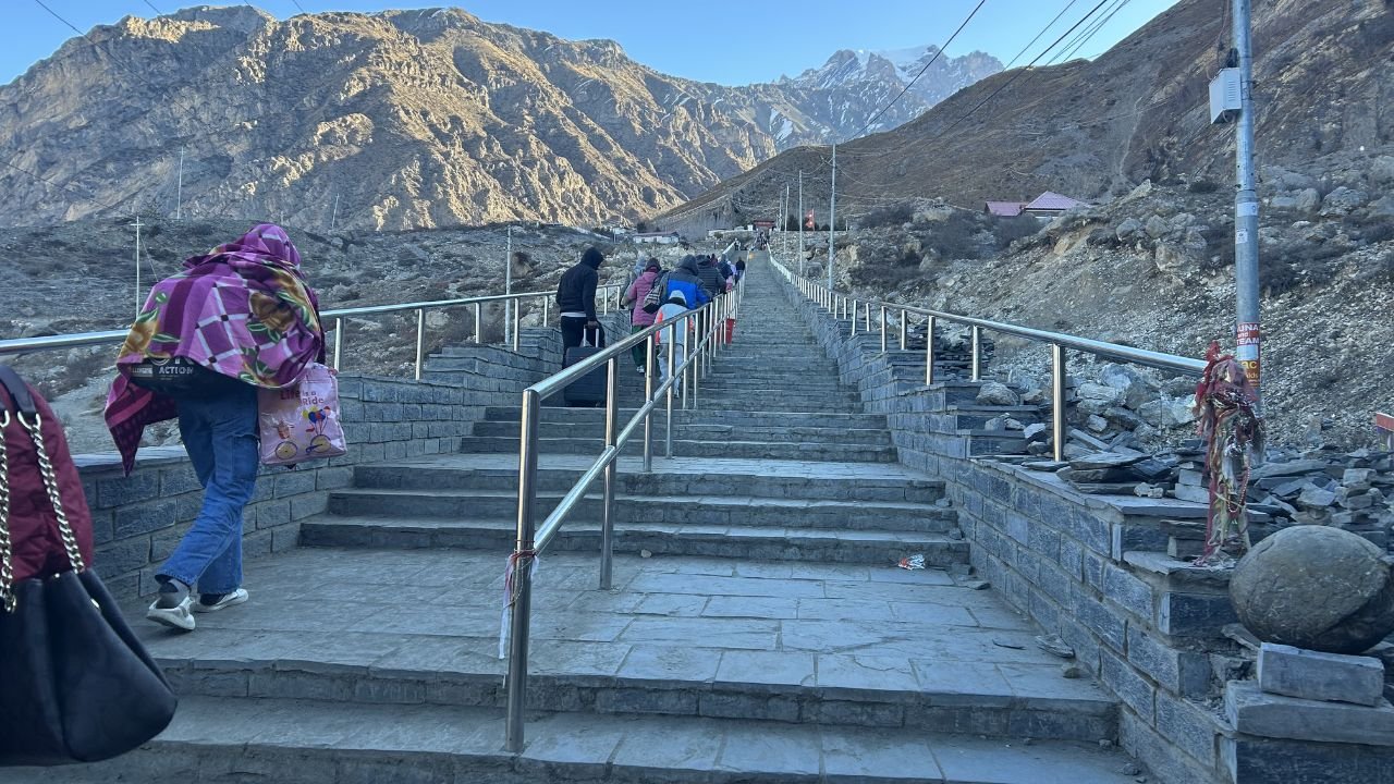 The Porters of Nepal