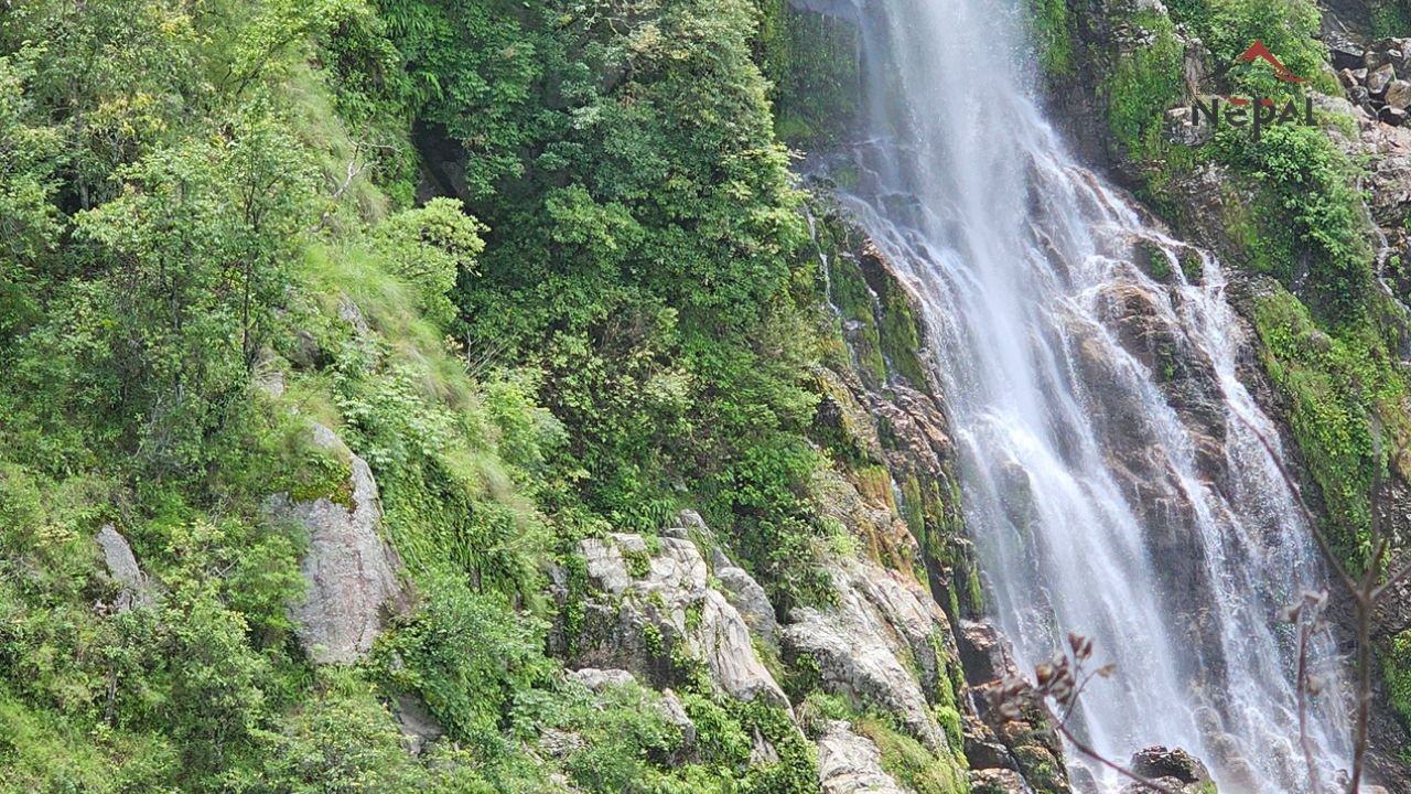 nepal monsoon trekking