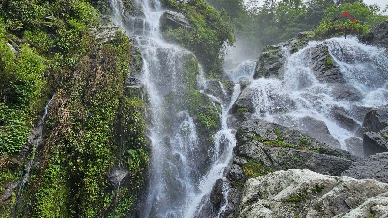nepal monsoon trekking