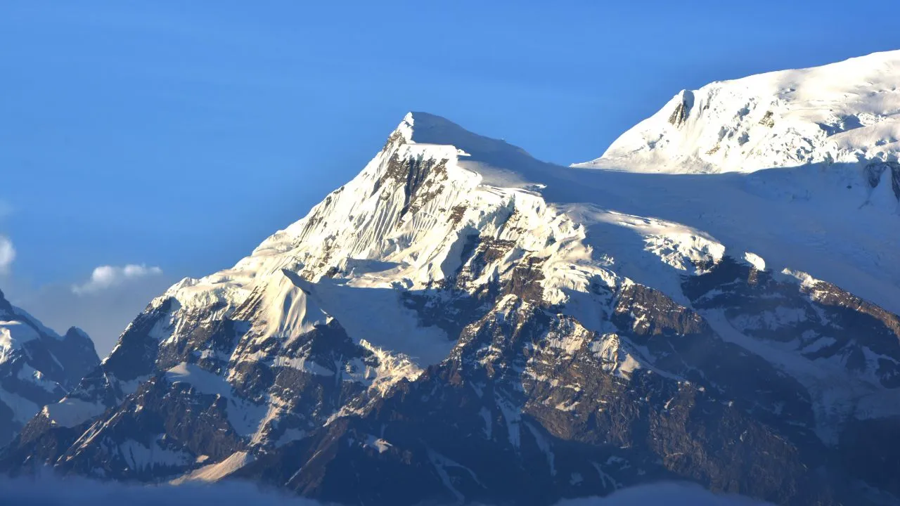 Nepal royalty free climbing peaks